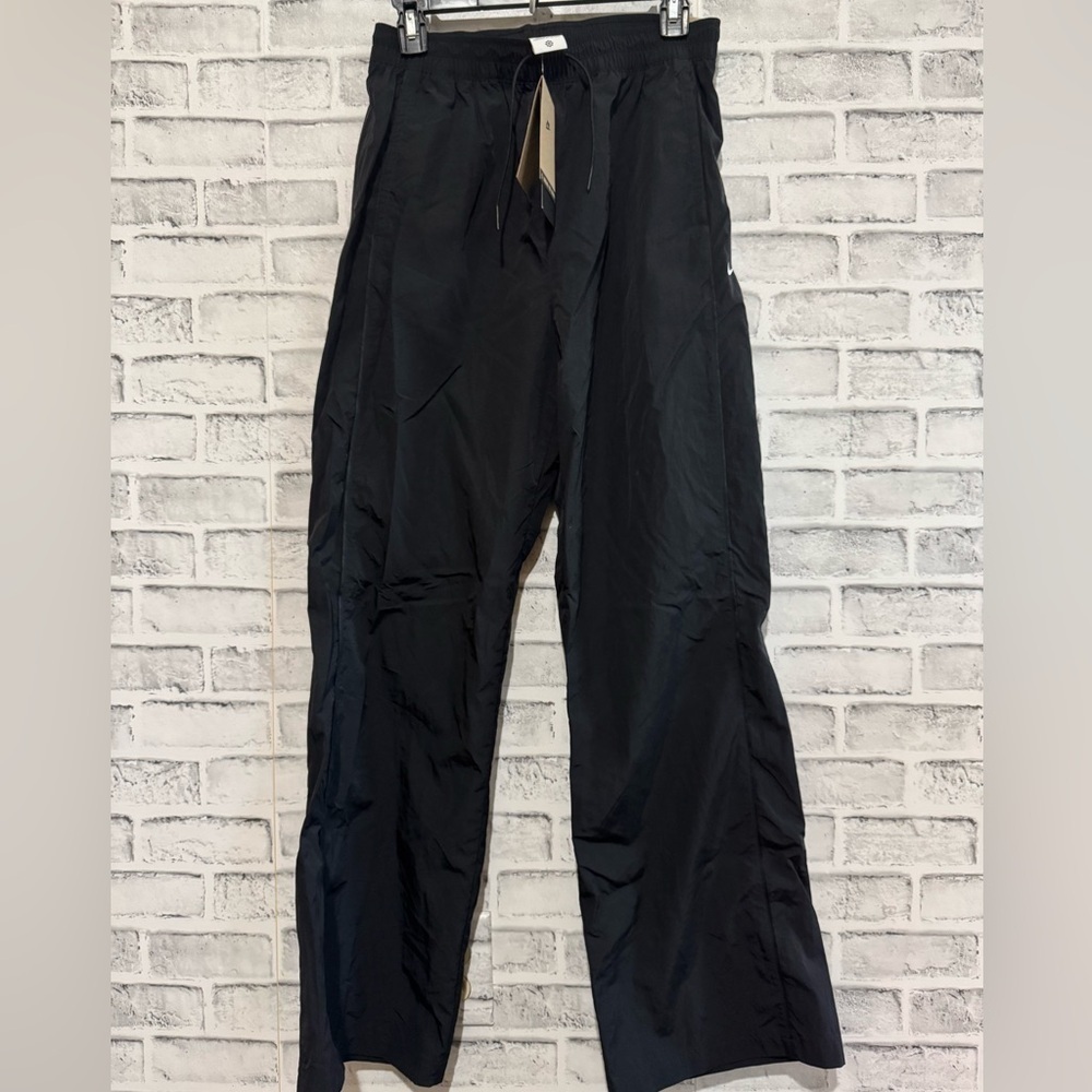 NWT! Women’s Nike black old school 100% nylon windbreaker pants Small $90 - Picture 2 of 8